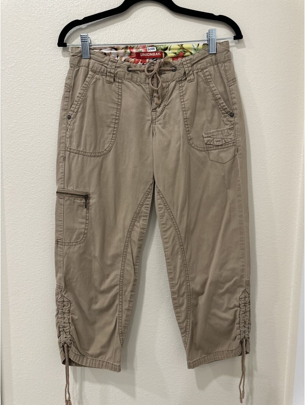 Y2K 2000s Unionbay Tan Beige Cargo Capri Pants Size 1 Grunge Outdoor Women’s
